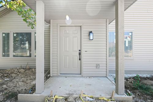 8045 Harrisburg Ln, Fort Wayne, IN, 46835-1268 | Card Image