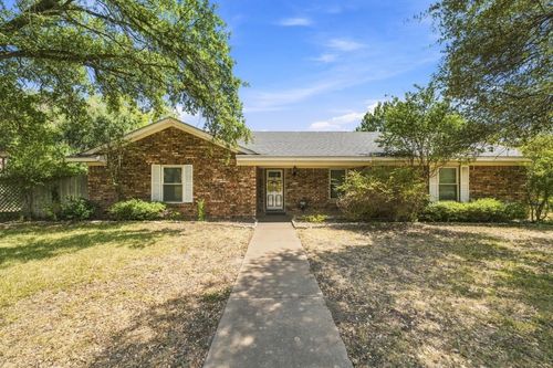 105 Virginia Dr, Hewitt, TX, 76643-3804 | Card Image