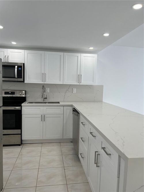 409-16710 Ne 9th Ave, North Miami Beach, FL, 33162-2529 | Card Image