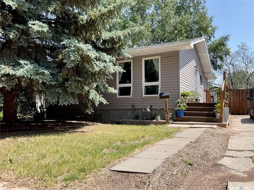 715 Kelsey St N, Regina, SK, S4X1X7 | Card Image