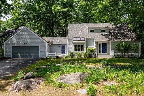 5 Fairchild Dr, Durham, NH, 03824-1945 | Card Image