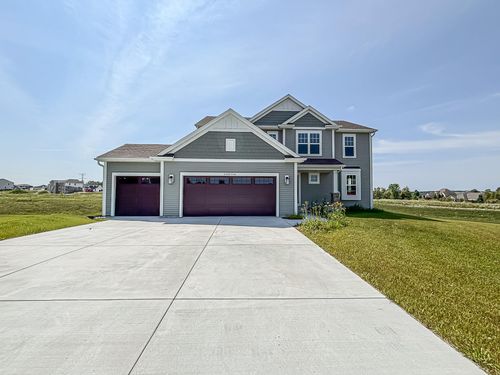 W194N15744 E Gate Dr, Jackson, WI, 53037 | Card Image