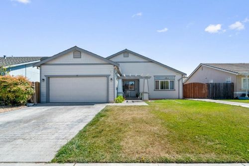 921 Steinbeck Dr, Hollister, CA, 95023-2421 | Card Image