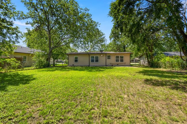 1305 Anthony St, House other with 3 bedrooms, 2 bathrooms and null parking in Gainesville TX | Image 25