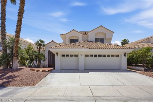 8105 Lake Hills Dr, Las Vegas, NV, 89128-7088 | Card Image