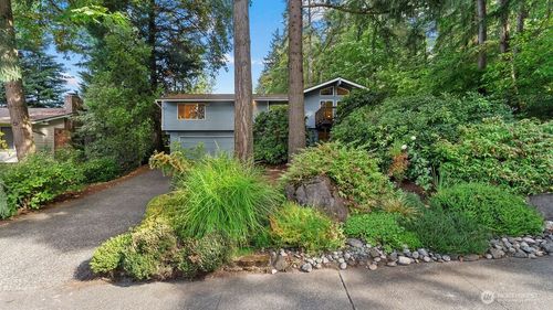 6504 119th Ave Se, Bellevue, WA, 98006-6448 | Card Image