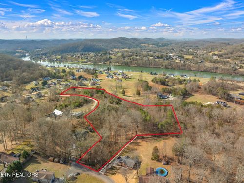 2 Shady Ln, Clinton, TN, 37716 | Card Image