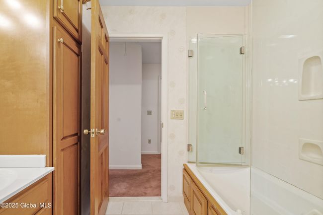 19 Tamarack Ln, House other with 4 bedrooms, 3 bathrooms and 6 parking in Schenectady NY | Image 52