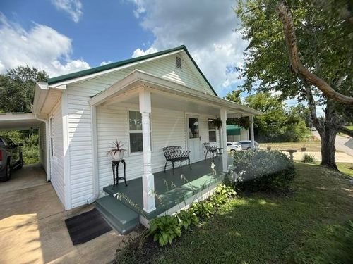 218 S Elm St, Adamsville, TN, 38310-2332 | Card Image