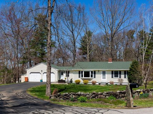 8 Laurel Ln, Stratham, NH, 03885-2135 | Card Image