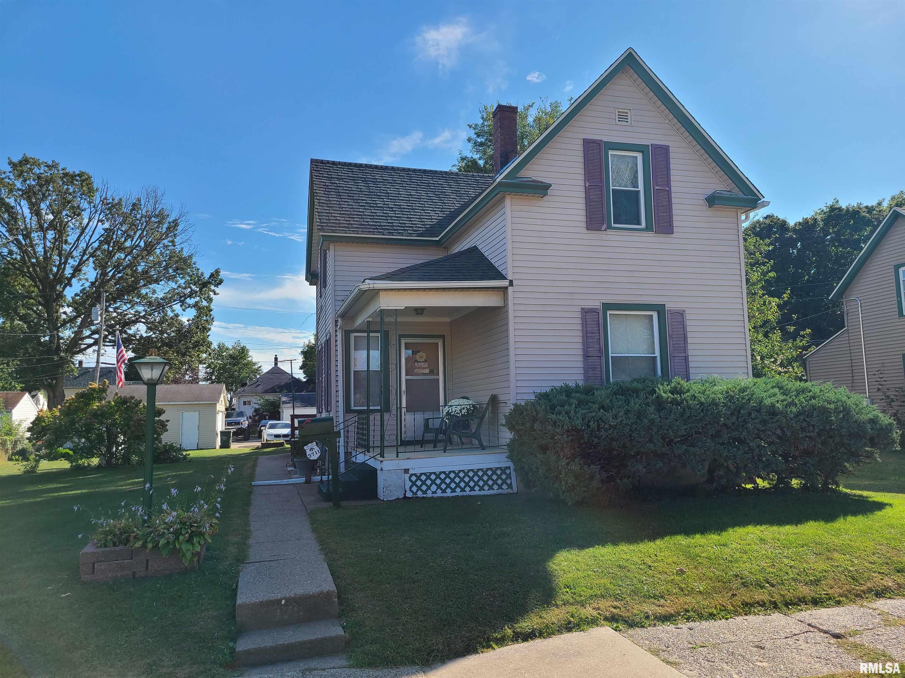 Pearl Ave, Davenport, IA 52802