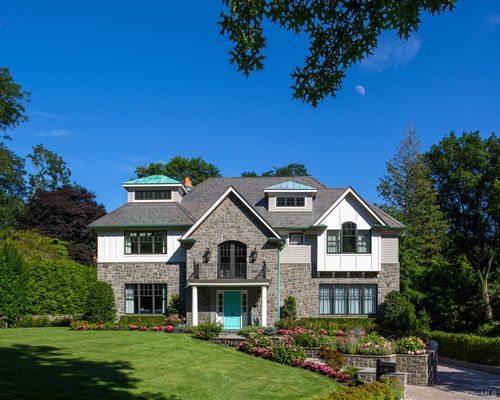 7 Pine Dr, Great Neck, NY, 11021-2829 | Card Image