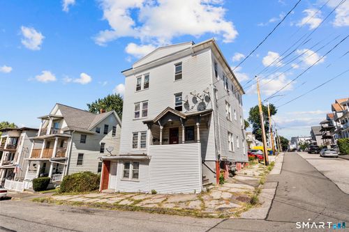 35 Madison St, Waterbury, CT, 06706-1719 | Card Image