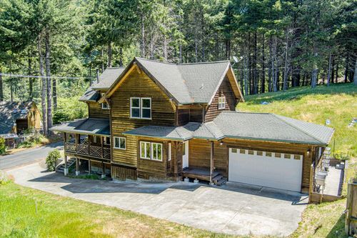 758 Beach Rd, Whitethorn, CA, 95589-9223 | Card Image