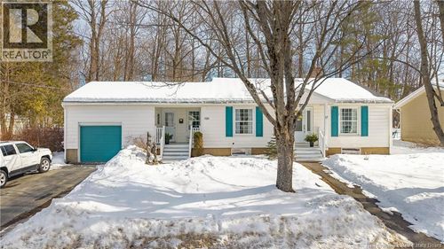 17 Porter St, Saint Stephen, NB, E3L2M8 | Card Image