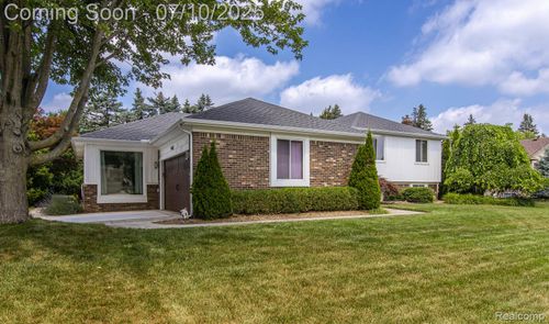 4523 Lehigh Dr, Troy, MI, 48098-4406 | Card Image