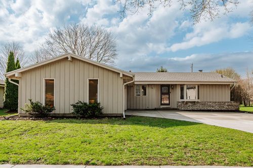 1127 Hemlock Lane, Waukesha, WI, 53189 | Card Image