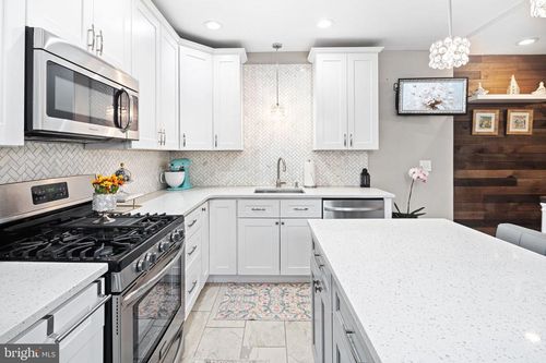 1721 Johnston St, PHILADELPHIA, PA, 19145-4714 | Card Image