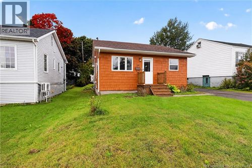 19 Copp St, Dieppe, NB, E1A2G9 | Card Image