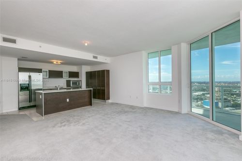 apt-3818-1900 N Bayshore Dr, Miami, FL, 33132-3021 | Card Image
