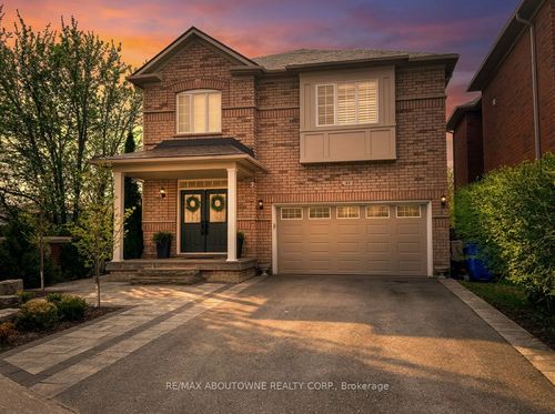 85 Earl Stewart Dr, Aurora, ON, L4G7P4 | Card Image