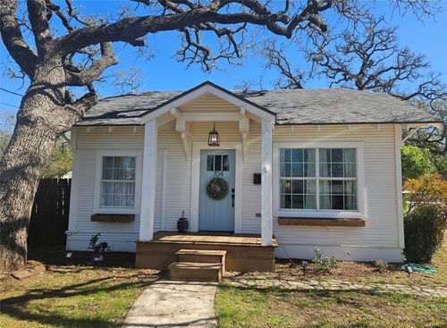 704 Avenue J, Brownwood, TX, 76801-3518 | Card Image