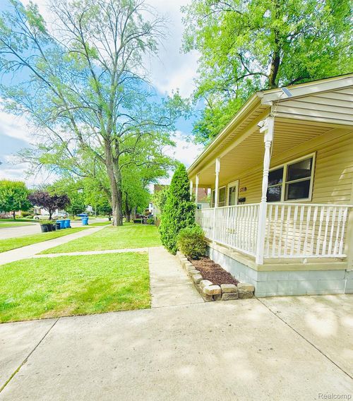 5719 Huron St, Dearborn Heights, MI, 48125-2951 | Card Image