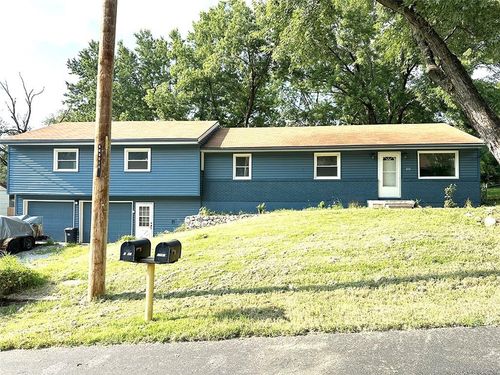 2020 Nw 50th St, Northmoor, MO, 64151-3028 | Card Image