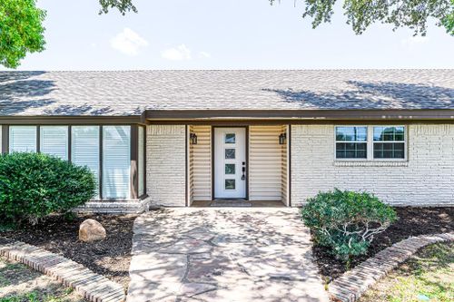 3200 Sentinel Dr, Midland, TX, 79701-3860 | Card Image