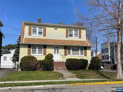 529 Fern Ave, Lyndhurst, NJ, 07071-2220 | Card Image