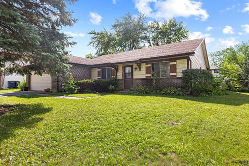 142 Cloverleaf Rd, Matteson, IL, 60443-1116 | Card Image
