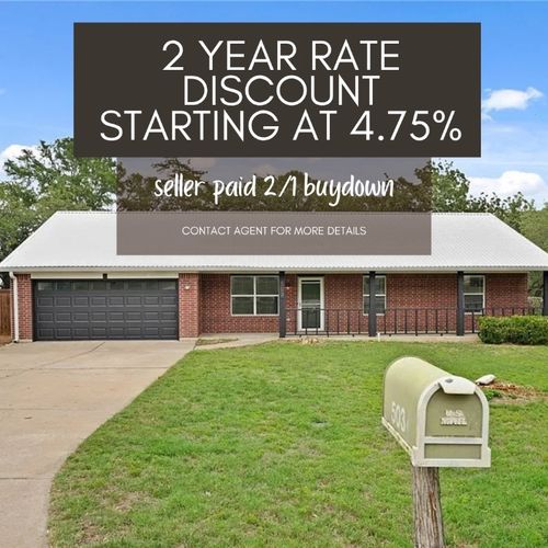 503 Pine St, Smithville, TX, 78957-4716 | Card Image