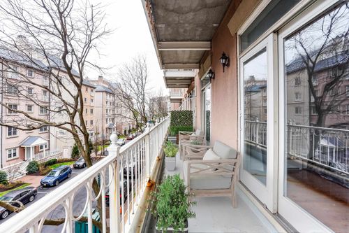apt-31-207 Shearwater Ct, Jersey City, NJ, 07305-5422 | Card Image