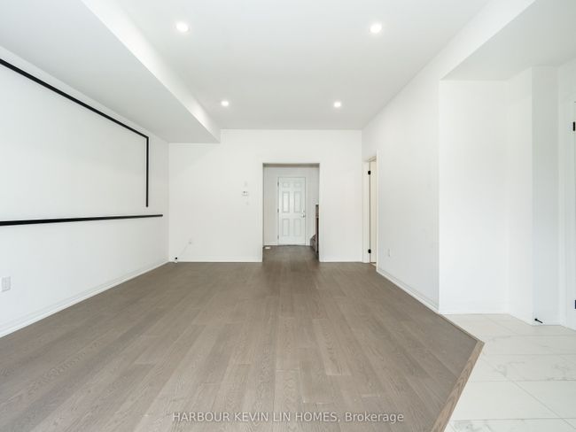 9080 Woodbine Ave, House attached with 3 bedrooms, 3 bathrooms and 1 parking in Markham ON | Image 6