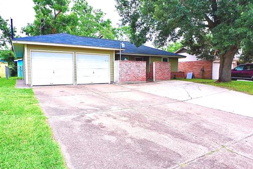 8606 Friendship Rd, Houston, TX, 77080-4308 | Card Image