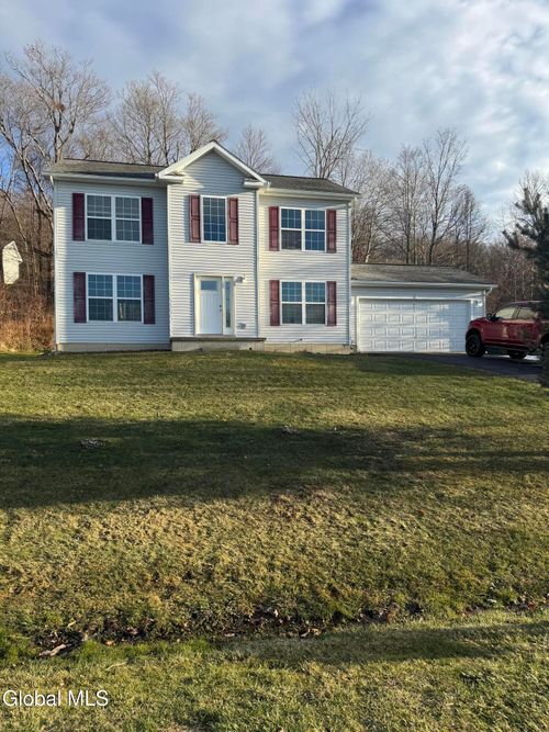 31 Saratoga St, Hoosick Falls, NY, 12090-1211 | Card Image