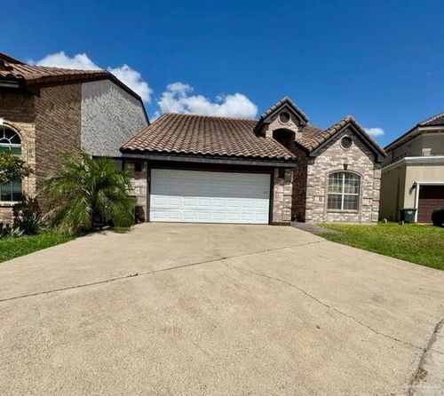 706 Lago Ct, Mission, TX, 78572-7412 | Card Image