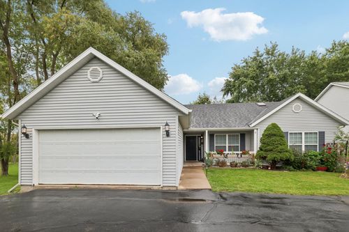 126 Thomson Ln, Oregon, WI, 53575-1664 | Card Image