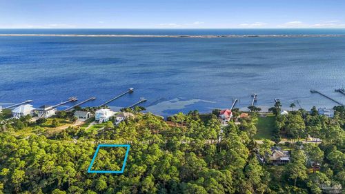 5506 Soundside Dr, Gulf Breeze, FL, 32563-9533 | Card Image