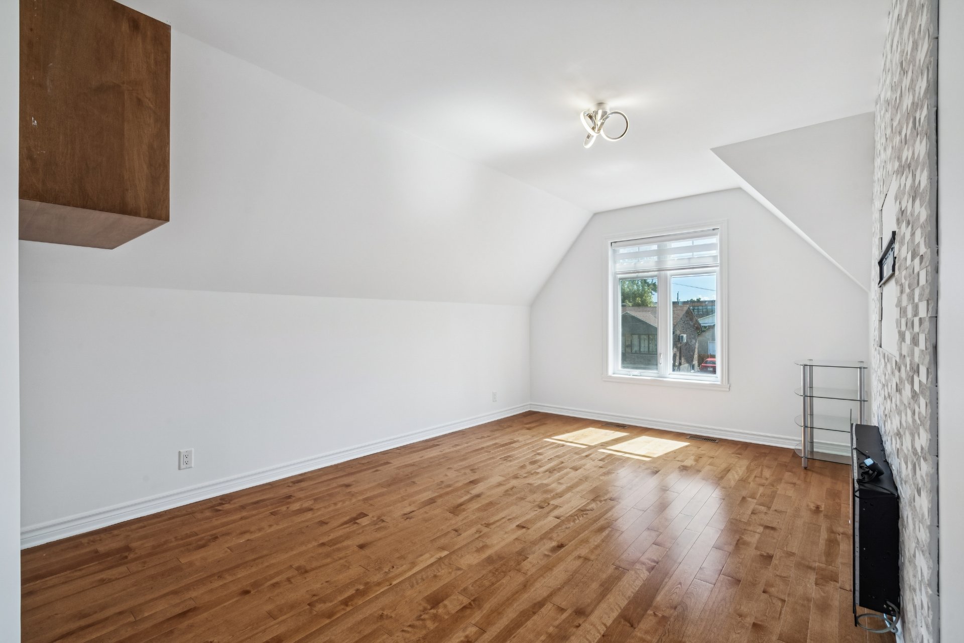 Residential in Longueuil (Saint-Hubert) 5
