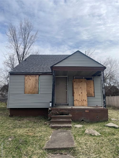 12112 Findlay St, Detroit, MI, 48205-3824 | Card Image