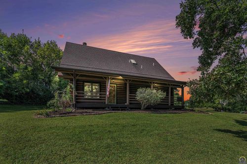 1643 Sw Hodges Rd, Topeka, KS, 66615-9255 | Card Image