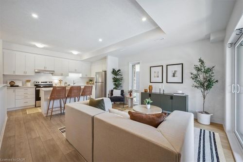 17 Reverie Way, Kitchener, ON, N2E0K5 | Card Image
