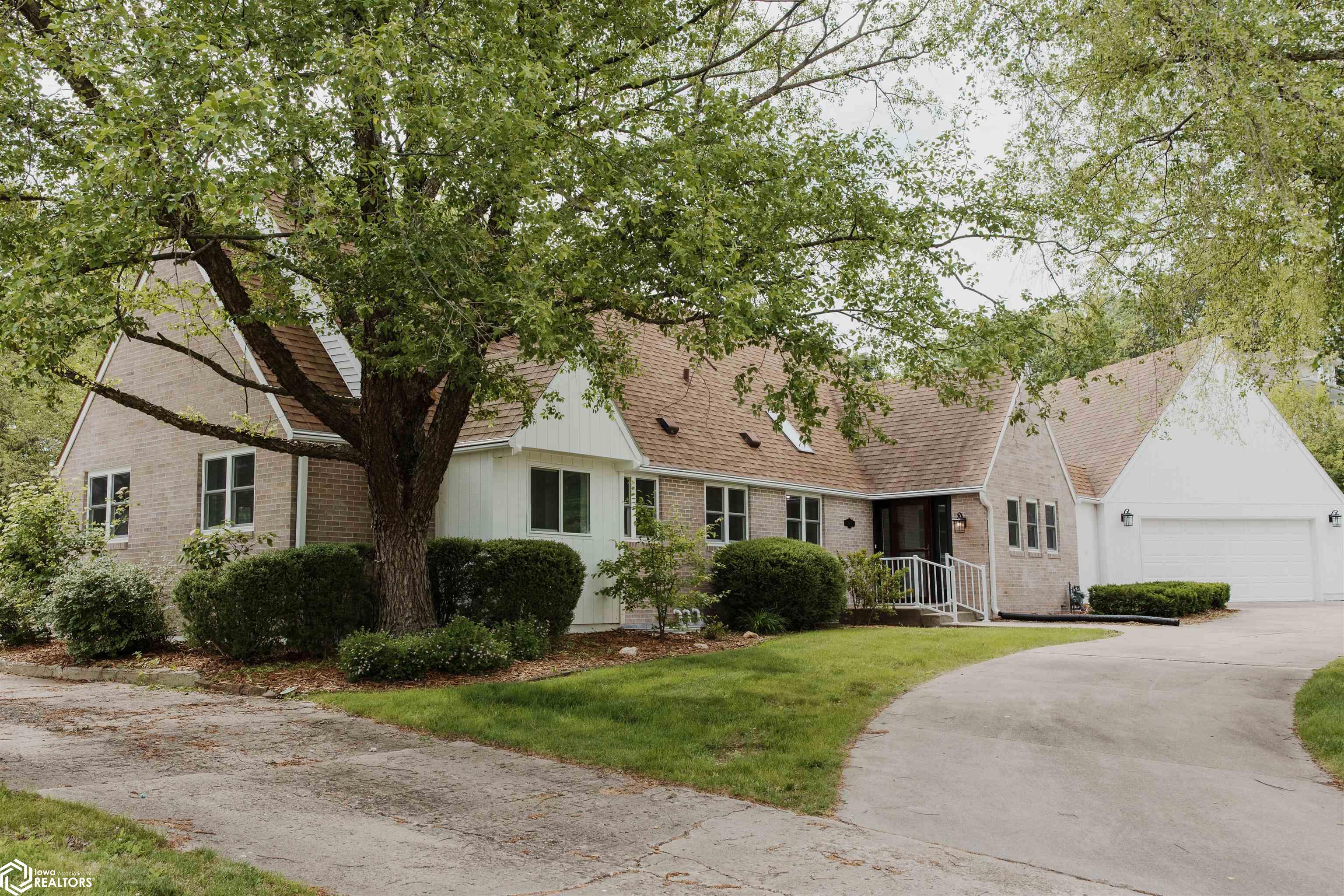 Jackson St, Osceola, IA 50213