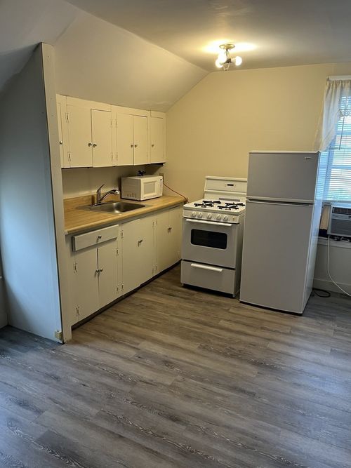 studio-3-1368 Plymouth Ave, Fall River, MA, 02720 | Card Image