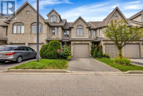 136-1292 Sherwood Mills Blvd, Mississauga, ON, L5V2G8 | Card Image