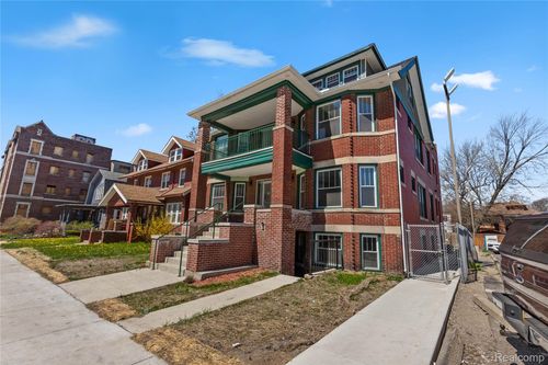 2b-70 Clairmount St, Detroit, MI, 48202-1586 | Card Image