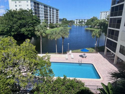 apt-406a-2307 Cypress Bend Dr, Pompano Beach, FL, 33069-4471 | Card Image