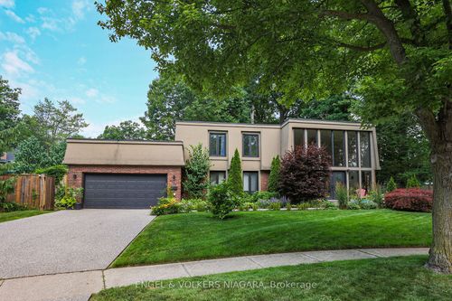 2459 Noella Cres, Niagara Falls, ON, L2J3H7 | Card Image