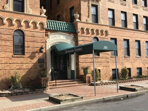 apt-2c-310 Riverside Blvd, Long Beach, NY, 11561-3591 | Card Image